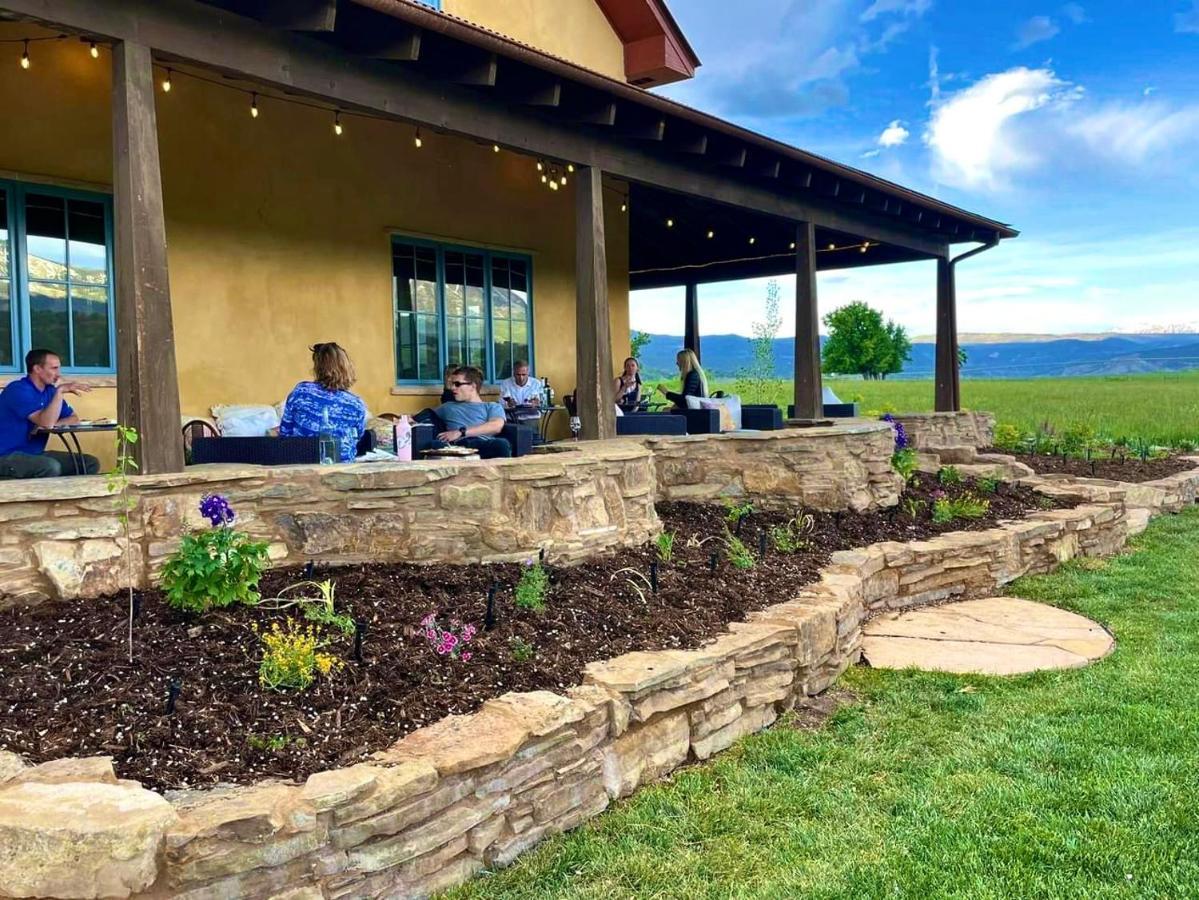Violet Cottage At Zenzen Gardens Paonia Exterior photo